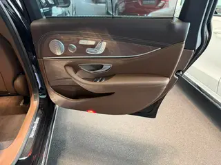 Mercedes-Benz E-Class 2022 Segundo cambio E 300 L De lujo Coche interior foto 10 Mercedes-Benz E-Class 2022 Segundo cambio E 300 L De lujo Coche interior foto 10