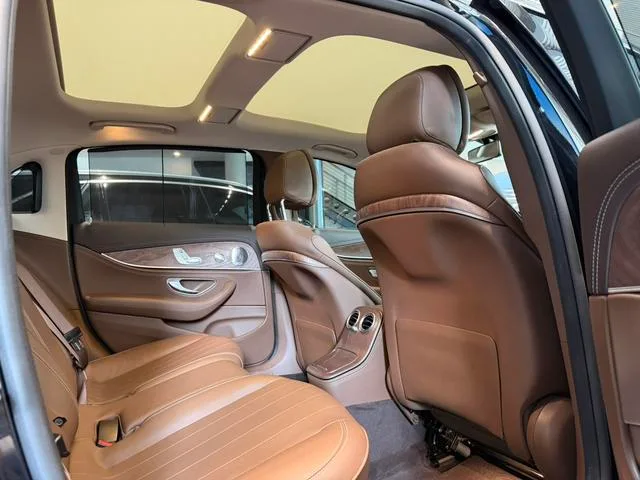 Mercedes-Benz E-Class 2022 Segundo cambio E 300 L De lujo Coche interior foto 11 Mercedes-Benz E-Class 2022 Segundo cambio E 300 L De lujo Coche interior foto 11