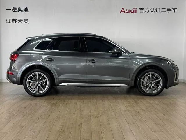 Audi Q5L 2022 Reforma 40T Deluxe dinámico exterior foto 3 Audi Q5L 2022 Reforma 40T Deluxe dinámico exterior foto 3