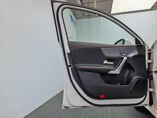 Mercedes-Benz A-Class 2023 A 200 L Sport Sedan Fashion Edition interior photo 13 Mercedes-Benz A-Class 2023 A 200 L Sport Sedan Fashion Edition interior photo 13