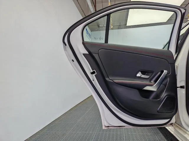 Mercedes-Benz A-Class 2023 A 200 L Sport Sedan Fashion Edition interior photo 14 Mercedes-Benz A-Class 2023 A 200 L Sport Sedan Fashion Edition interior photo 14