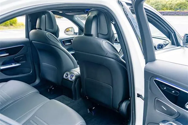 Mercedes-Benz C-Class 2023 Restyling C 260 L Sports version interior photo 16 Mercedes-Benz C-Class 2023 Restyling C 260 L Sports version interior photo 16