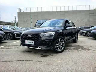 Audi Q5L 2023 40T Deluxe dinámico