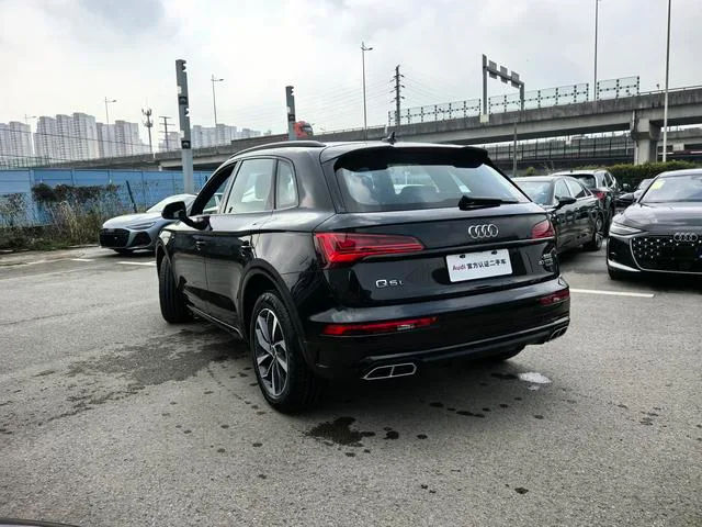 Audi Q5L 2023 40T Deluxe Dynamic interior photo 9 Audi Q5L 2023 40T Deluxe Dynamic interior photo 9