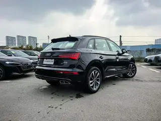 Audi Q5L 2023 40T Deluxe Dynamic interior photo 11 Audi Q5L 2023 40T Deluxe Dynamic interior photo 11
