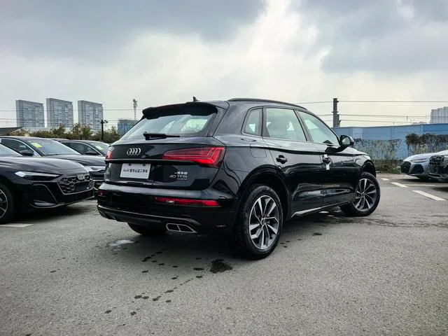 Audi Q5L 2023 40T Deluxe Dynamic interior photo 11 Audi Q5L 2023 40T Deluxe Dynamic interior photo 11