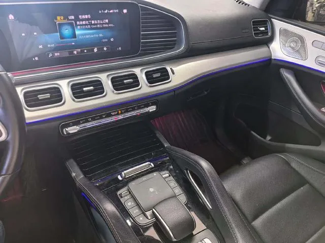 Mercedes-Benz GLE Coupe 2020 GLE 350 4MATIC Coupé SUV De lujo interior foto 6 Mercedes-Benz GLE Coupe 2020 GLE 350 4MATIC Coupé SUV De lujo interior foto 6