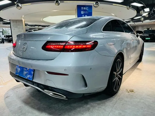 Mercedes-Benz E-Class (Imported) 2023 E 260 Coupé extérieur photo 4 Mercedes-Benz E-Class (Imported) 2023 E 260 Coupé extérieur photo 4