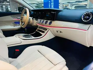 Mercedes-Benz E-Class (Imported) 2023 E 260 Coupé intérieur photo 8 Mercedes-Benz E-Class (Imported) 2023 E 260 Coupé intérieur photo 8