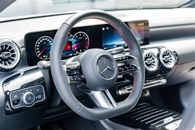Mercedes-Benz A-Class 2025 A 200 L Fashion Edition interior photo 11 Mercedes-Benz A-Class 2025 A 200 L Fashion Edition interior photo 11