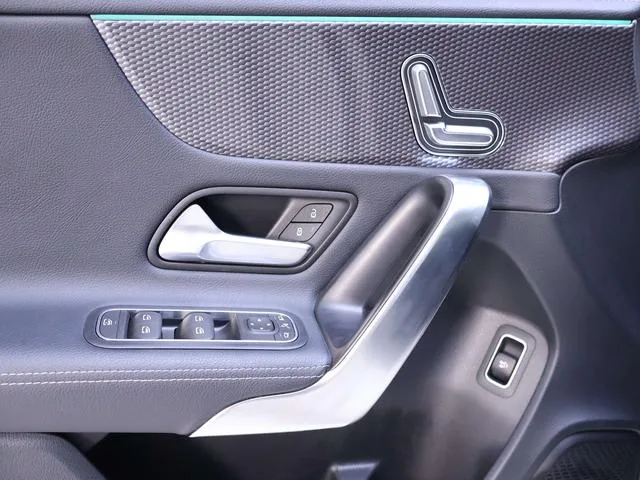 Mercedes-Benz A-Class 2021 A 200 L Sport Sedan Fashion Edition interior photo 18 Mercedes-Benz A-Class 2021 A 200 L Sport Sedan Fashion Edition interior photo 18