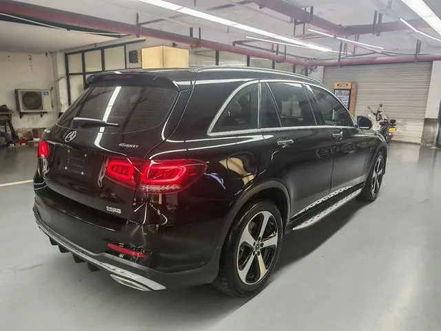 Mercedes-Benz GLC 2022 GLC 260 L 4MATIC Dynamic exterior photo 5 Mercedes-Benz GLC 2022 GLC 260 L 4MATIC Dynamic exterior photo 5