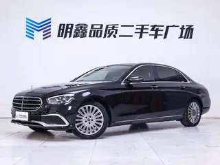 Mercedes-Benz E-Class 2022 Segundo cambio E 300 L De lujo Coche exterior foto 3 Mercedes-Benz E-Class 2022 Segundo cambio E 300 L De lujo Coche exterior foto 3