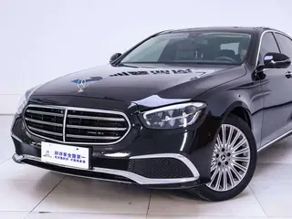 Mercedes-Benz E-Class 2022 Segundo cambio E 300 L De lujo Coche exterior foto 4 Mercedes-Benz E-Class 2022 Segundo cambio E 300 L De lujo Coche exterior foto 4