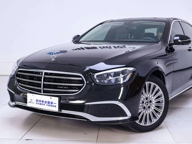 Mercedes-Benz E-Class 2022 Segundo cambio E 300 L De lujo Coche exterior foto 4 Mercedes-Benz E-Class 2022 Segundo cambio E 300 L De lujo Coche exterior foto 4