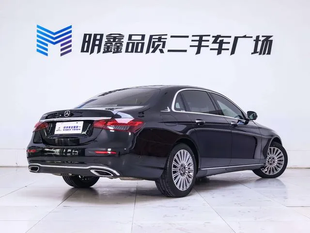 Mercedes-Benz E-Class 2022 Segundo cambio E 300 L De lujo Coche exterior foto 8 Mercedes-Benz E-Class 2022 Segundo cambio E 300 L De lujo Coche exterior foto 8