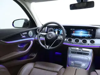 Mercedes-Benz E-Class 2022 Segundo cambio E 300 L De lujo Coche interior foto 15 Mercedes-Benz E-Class 2022 Segundo cambio E 300 L De lujo Coche interior foto 15