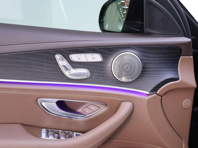 Mercedes-Benz E-Class 2022 Segundo cambio E 300 L De lujo Coche interior foto 18 Mercedes-Benz E-Class 2022 Segundo cambio E 300 L De lujo Coche interior foto 18