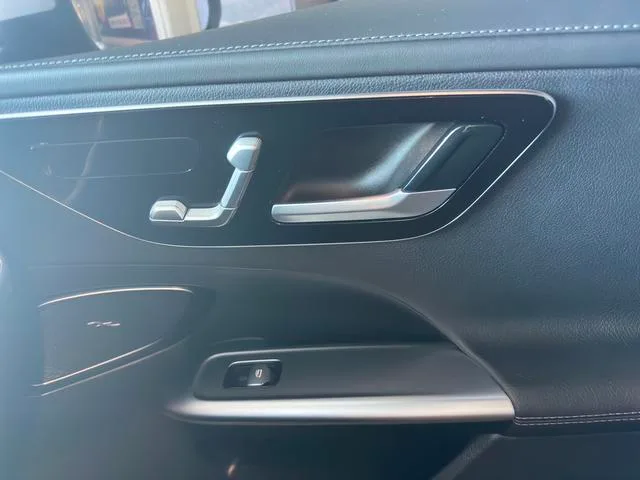 Mercedes-Benz C-Class 2024 C 260 L Sports version interior photo 8 Mercedes-Benz C-Class 2024 C 260 L Sports version interior photo 8