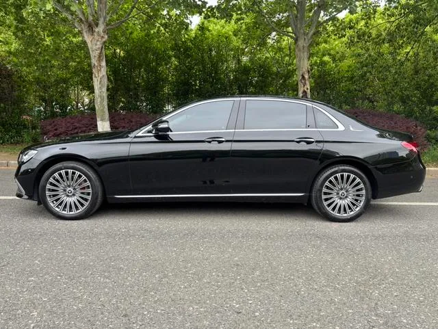 Mercedes-Benz E-Class 2023 E 260 L Coche exterior foto 4 Mercedes-Benz E-Class 2023 E 260 L Coche exterior foto 4