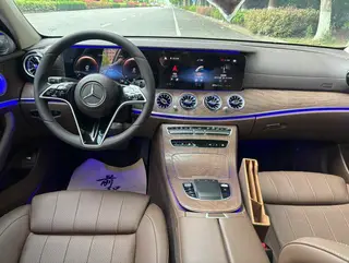 Mercedes-Benz E-Class 2023 E 260 L Coche interior foto 10 Mercedes-Benz E-Class 2023 E 260 L Coche interior foto 10