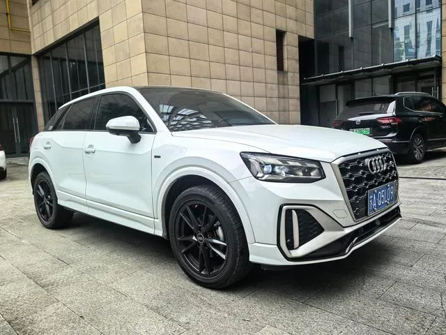 Audi Q2L 2022 35 TFSI Tipo dinámico agresivo exterior foto 3 Audi Q2L 2022 35 TFSI Tipo dinámico agresivo exterior foto 3