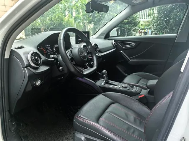 Audi Q2L 2022 35 TFSI Tipo dinámico agresivo exterior foto 4 Audi Q2L 2022 35 TFSI Tipo dinámico agresivo exterior foto 4