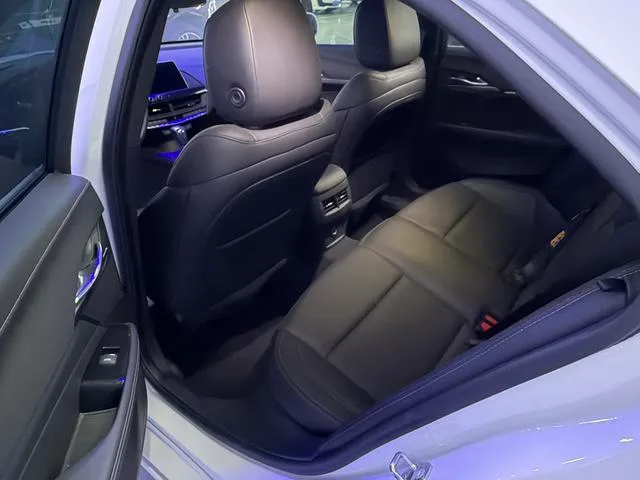 Cadillac CT4 2023 28T Luxury type exterior photo 7 Cadillac CT4 2023 28T Luxury type exterior photo 7
