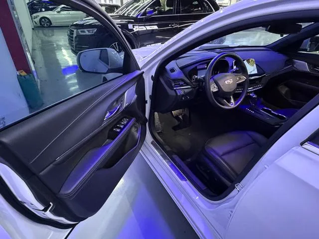 Cadillac CT4 2023 28T Luxury type interior photo 14 Cadillac CT4 2023 28T Luxury type interior photo 14