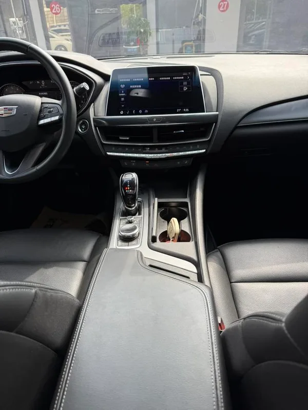 Cadillac CT5 2021 28T Luxury type interior photo 12 Cadillac CT5 2021 28T Luxury type interior photo 12