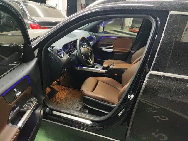 Mercedes-Benz GLB 2023 GLB 220 Type dynamique extérieur photo 3 Mercedes-Benz GLB 2023 GLB 220 Type dynamique extérieur photo 3