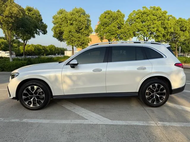 Mercedes-Benz GLC 2023 GLC 260 L 4MATIC De lujo 5 Asiento interior foto 14 Mercedes-Benz GLC 2023 GLC 260 L 4MATIC De lujo 5 Asiento interior foto 14