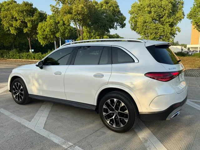 Mercedes-Benz GLC 2023 GLC 260 L 4MATIC De lujo 5 Asiento interior foto 17 Mercedes-Benz GLC 2023 GLC 260 L 4MATIC De lujo 5 Asiento interior foto 17