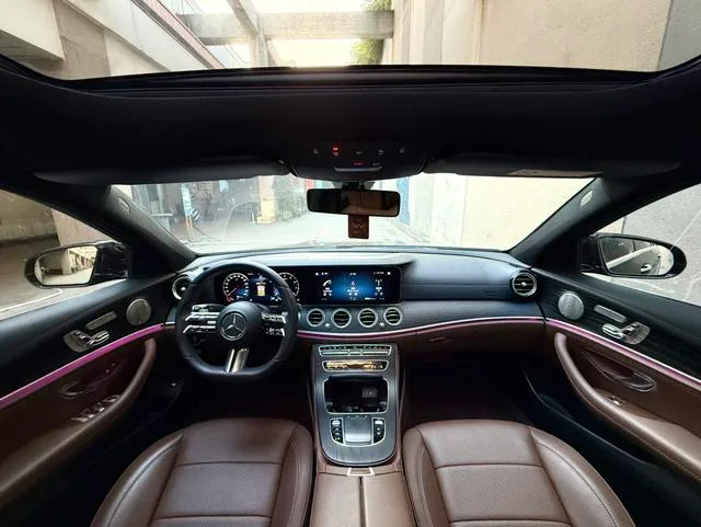 Mercedes-Benz E-Class 2021 Mise à jour E 300 L Type de luxe Voiture de sport intérieur photo 9 Mercedes-Benz E-Class 2021 Mise à jour E 300 L Type de luxe Voiture de sport intérieur photo 9