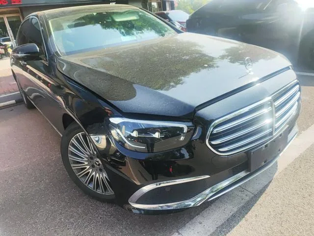 Mercedes-Benz E-Class 2022 E 300 L Style tendance Voiture extérieur photo 2 Mercedes-Benz E-Class 2022 E 300 L Style tendance Voiture extérieur photo 2