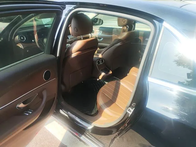 Mercedes-Benz E-Class 2022 E 300 L Style tendance Voiture extérieur photo 5 Mercedes-Benz E-Class 2022 E 300 L Style tendance Voiture extérieur photo 5