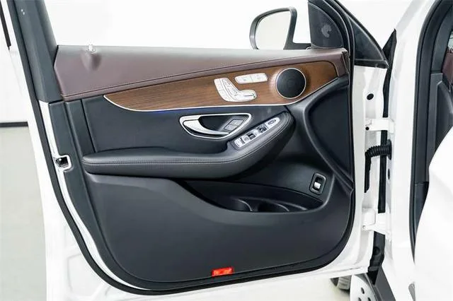 Mercedes-Benz GLC 2022 Restyling GLC 300 L 4MATIC Dynamic Zhenzang Edition interior photo 16 Mercedes-Benz GLC 2022 Restyling GLC 300 L 4MATIC Dynamic Zhenzang Edition interior photo 16