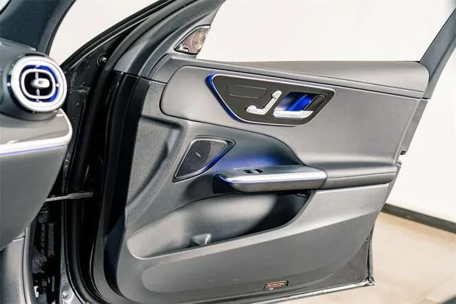 Mercedes-Benz C-Class 2024 Three changes C 260 L Sports version interior photo 12 Mercedes-Benz C-Class 2024 Three changes C 260 L Sports version interior photo 12