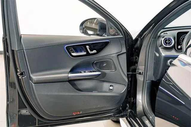 Mercedes-Benz C-Class 2024 Three changes C 260 L Sports version interior photo 13 Mercedes-Benz C-Class 2024 Three changes C 260 L Sports version interior photo 13