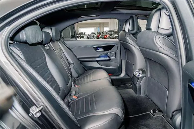 Mercedes-Benz C-Class 2024 Three changes C 260 L Sports version interior photo 18 Mercedes-Benz C-Class 2024 Three changes C 260 L Sports version interior photo 18