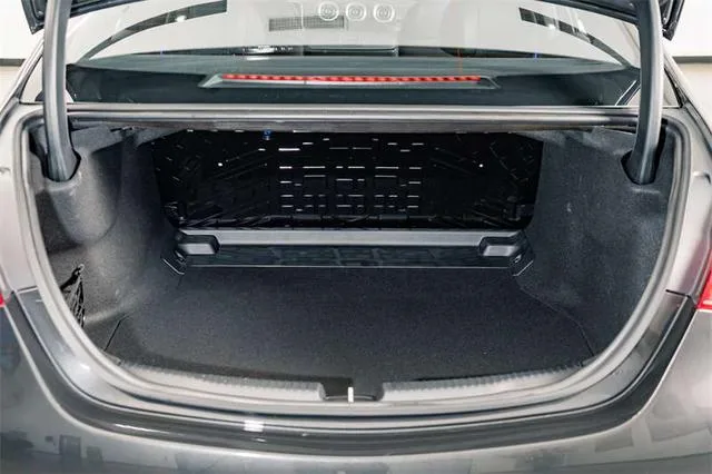 Mercedes-Benz C-Class 2024 Three changes C 260 L Sports version interior photo 20 Mercedes-Benz C-Class 2024 Three changes C 260 L Sports version interior photo 20