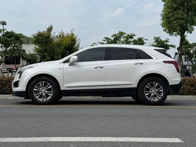 Cadillac XT5 2022 2.0T Modèle de luxe à deux roues motrices extérieur photo 7 Cadillac XT5 2022 2.0T Modèle de luxe à deux roues motrices extérieur photo 7