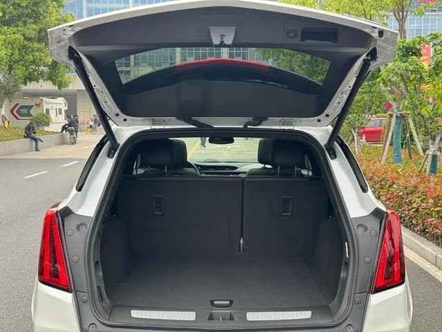 Cadillac XT5 2022 2.0T Modèle de luxe à deux roues motrices extérieur photo 10 Cadillac XT5 2022 2.0T Modèle de luxe à deux roues motrices extérieur photo 10