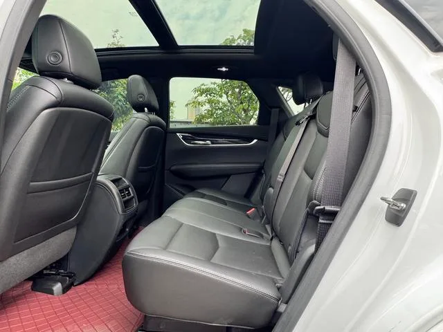 Cadillac XT5 2022 2.0T Modèle de luxe à deux roues motrices intérieur photo 14 Cadillac XT5 2022 2.0T Modèle de luxe à deux roues motrices intérieur photo 14