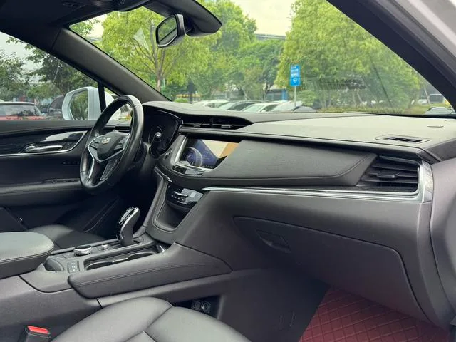 Cadillac XT5 2022 2.0T Modèle de luxe à deux roues motrices intérieur photo 17 Cadillac XT5 2022 2.0T Modèle de luxe à deux roues motrices intérieur photo 17