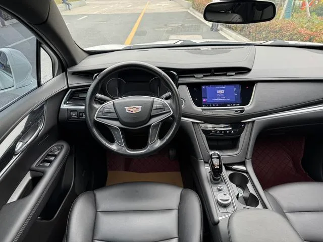 Cadillac XT5 2022 2.0T Modèle de luxe à deux roues motrices intérieur photo 18 Cadillac XT5 2022 2.0T Modèle de luxe à deux roues motrices intérieur photo 18