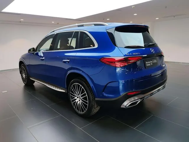 Mercedes-Benz GLC 2023 GLC 300 L 4MATIC De lujo 7 Asiento exterior foto 5 Mercedes-Benz GLC 2023 GLC 300 L 4MATIC De lujo 7 Asiento exterior foto 5
