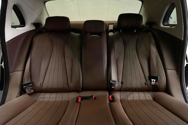 Mercedes-Benz E-Class 2022 E 300 L Luxury type Passenger car exterior photo 10 Mercedes-Benz E-Class 2022 E 300 L Luxury type Passenger car exterior photo 10