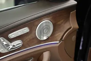 Mercedes-Benz E-Class 2022 E 300 L Luxury type Passenger car interior photo 18 Mercedes-Benz E-Class 2022 E 300 L Luxury type Passenger car interior photo 18