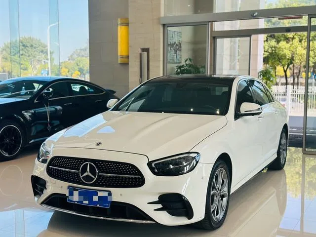 Mercedes-Benz E-Class 2022 Reforma E 300 L Estilo de moda Coche deportivo exterior foto 1 Mercedes-Benz E-Class 2022 Reforma E 300 L Estilo de moda Coche deportivo exterior foto 1
